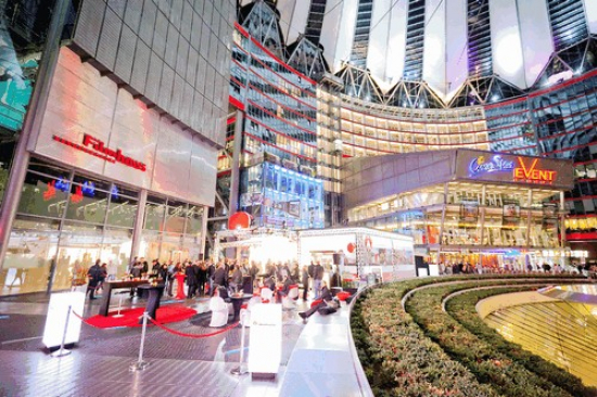 Einkaufszentrum, Typ Urban-Entertainment-Center ✩ Sony Center am Potsdamer Platz in Berlin