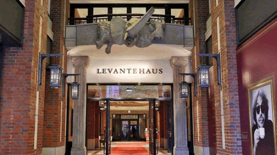 Einkaufszentrum, Typ Passage ✩ Levantehaus in Hamburg