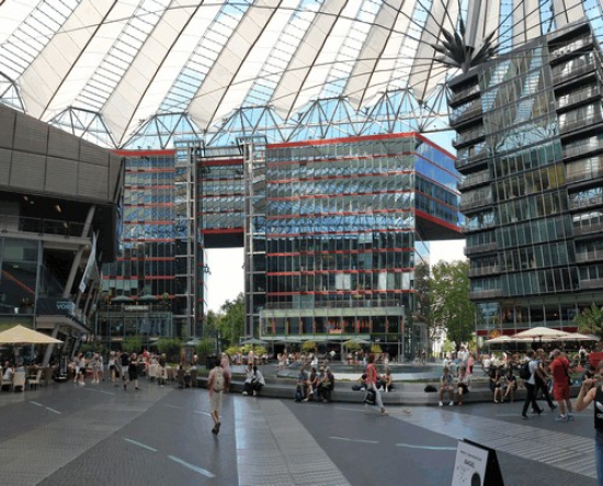 Einkaufszentrum, Typ Urban-Entertainment-Center ✩ Sony Center am Potsdamer Platz in Berlin