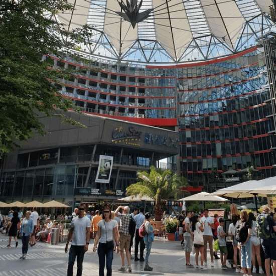 Einkaufszentrum, Typ Urban-Entertainment-Center ✩ Sony Center am Potsdamer Platz in Berlin